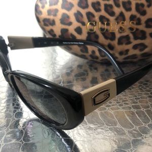 Guess Black/Gold Polarized Sunglasses